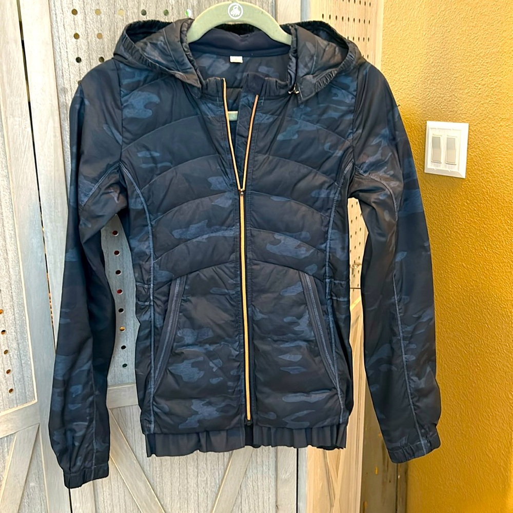 Lululemon Lightweight Down Quilted Jacket, Windbreaker, Heathered Camo Blue, 4
